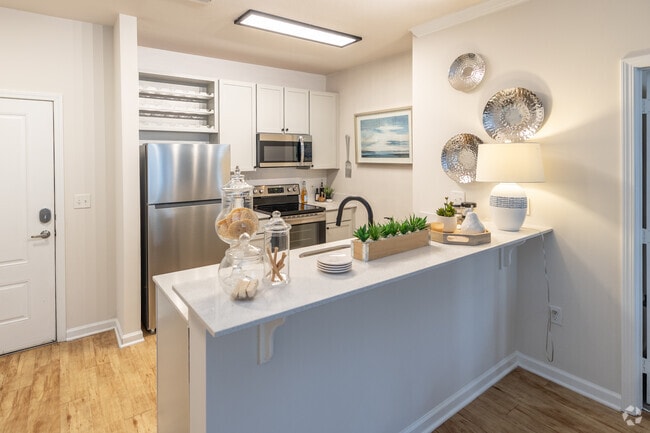 2 habitaciones, 2 baños, 909 pies cuadrados, cocina/comedor - Evergreen at Five Points