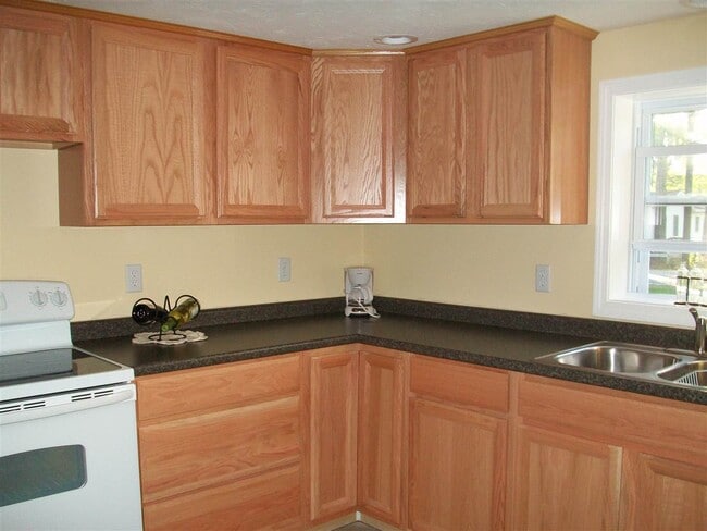 Photo - 355 New Hampton Rd