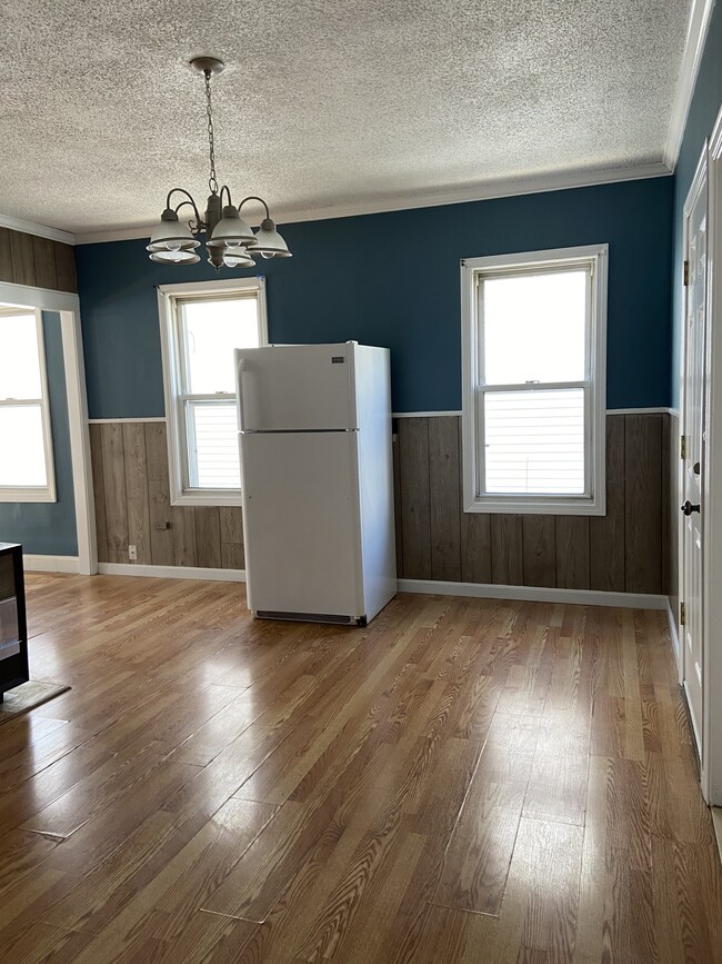 Building Photo - 191 Collette St Unit 2 Rental