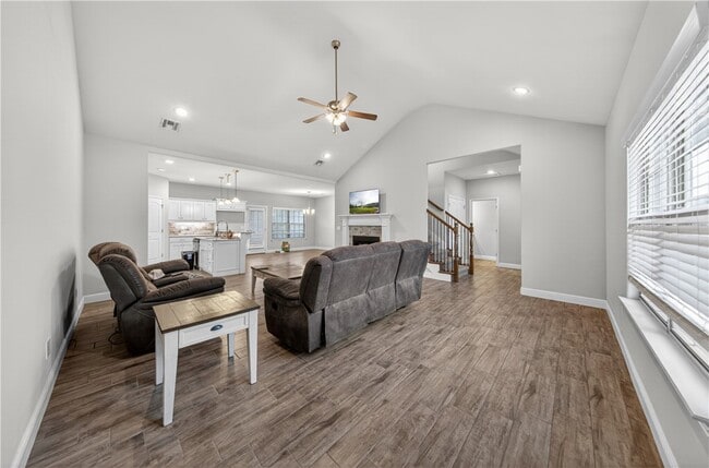 Photo - 584 Quartz Wy