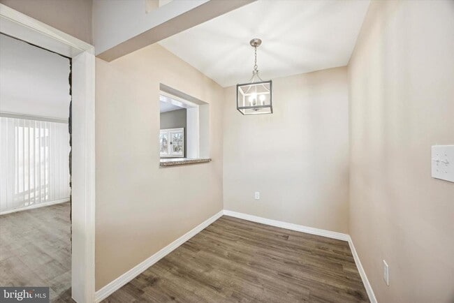 Photo - 703 N Providence Rd