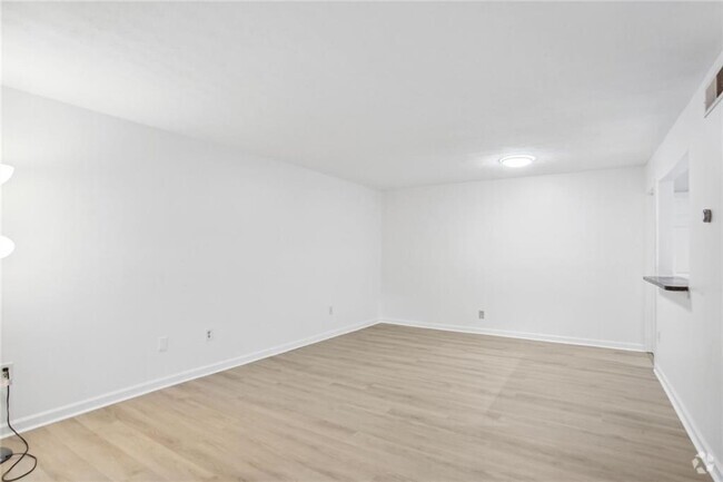 Building Photo - 1150 Collier Rd NW Unit 19K Rental