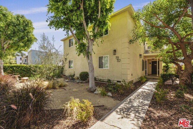 Photo - 751 N Alfred St