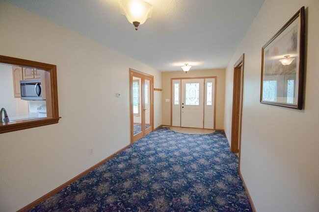 Photo - 919 Baird Ln NE