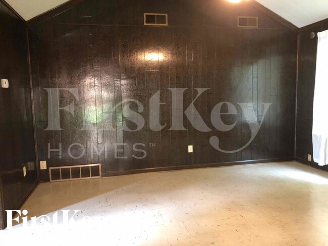 4335 Sunnyslope Dr