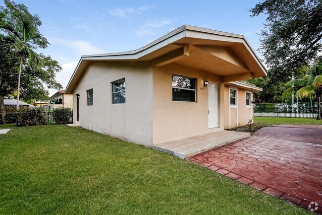 Building Photo - 9501 NW 2nd Ct Rental
