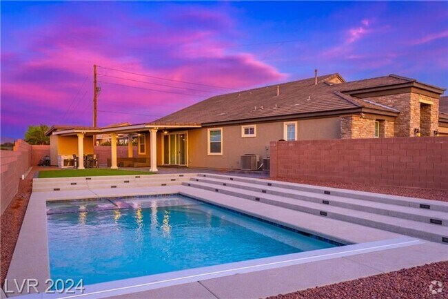 Building Photo - Modern 6Bedroom Desert Oasis with Strip & ... Rental
