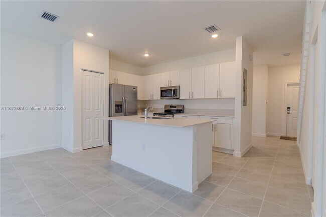 Photo - 1075 SE 2nd St