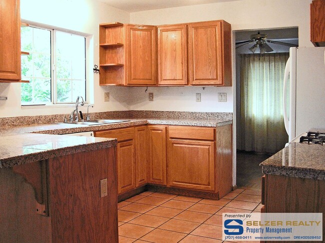Photo - 1173 Helen Ave