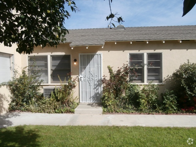 Building Photo - 4237 Benedict Canyon Dr Unit 4237 Rental