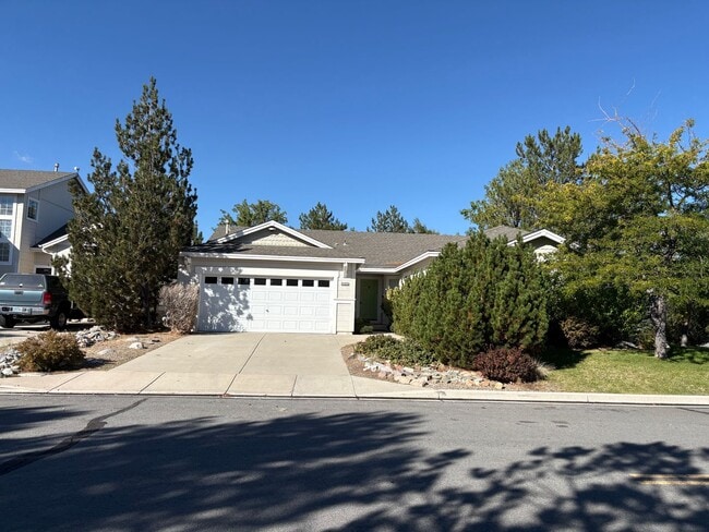 Building Photo - very nice 3 bedroom in North Valleys Rental