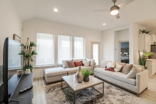 Photo - 603 Westwood Dr