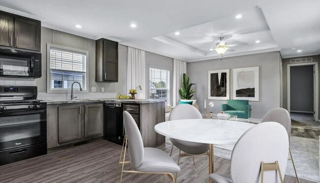 Building Photo - 333 E Lakewood Blvd