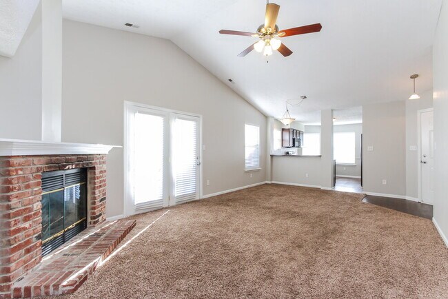 Photo - 4929 Aspen Crest Ln