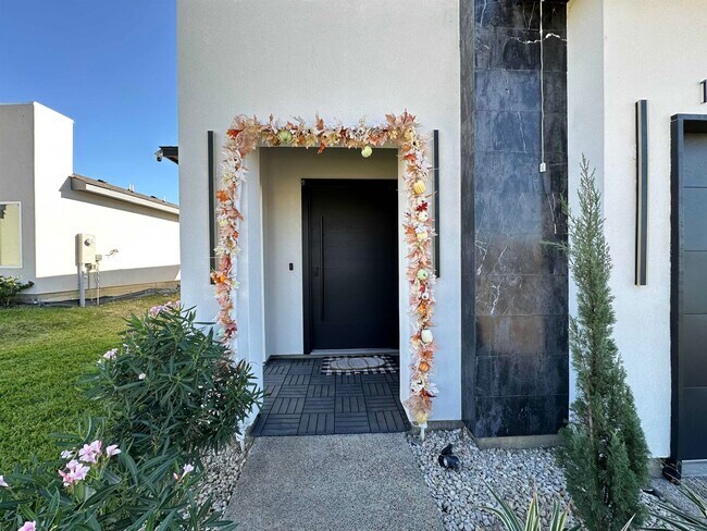Photo - 1717 Cordova Dr