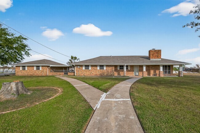 Building Photo - 10645 Oak Brook Dr