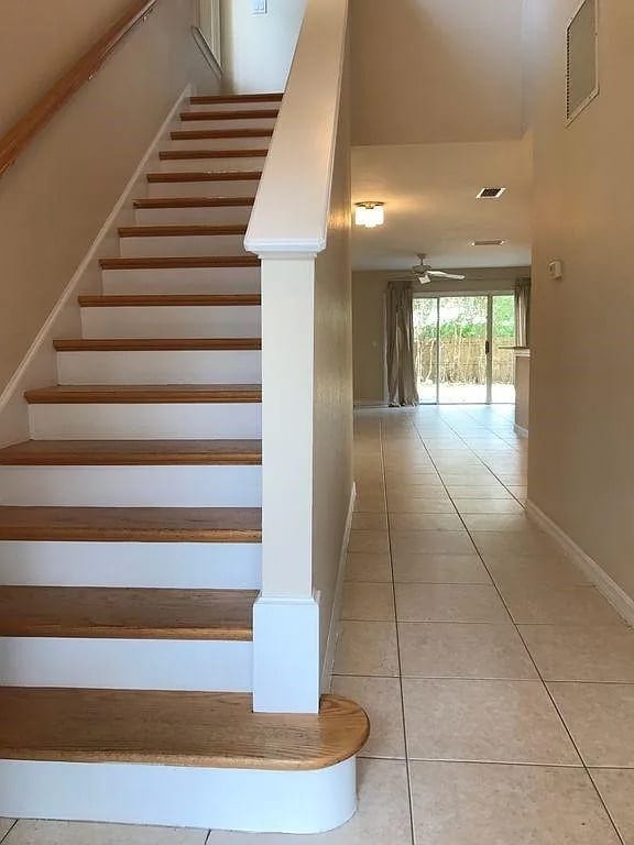 Entryway and Stairs - 1513 Woodward St