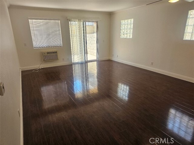 Building Photo - 404 W 4th St