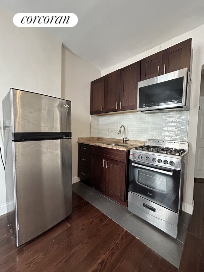 Photo - 273 W 146th St