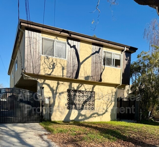 Photo - 1411 Parker St Unit 1