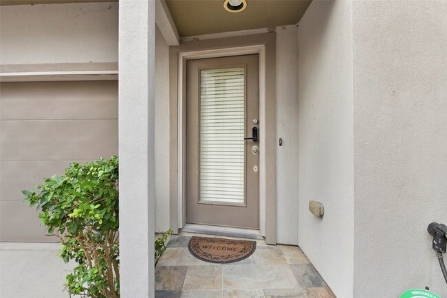 Photo - 241 N Lenox St