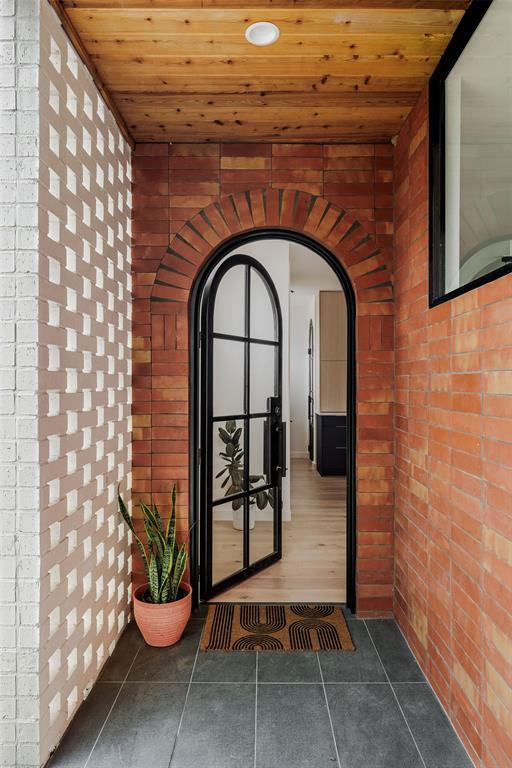 Photo - 303 W Elizabeth St