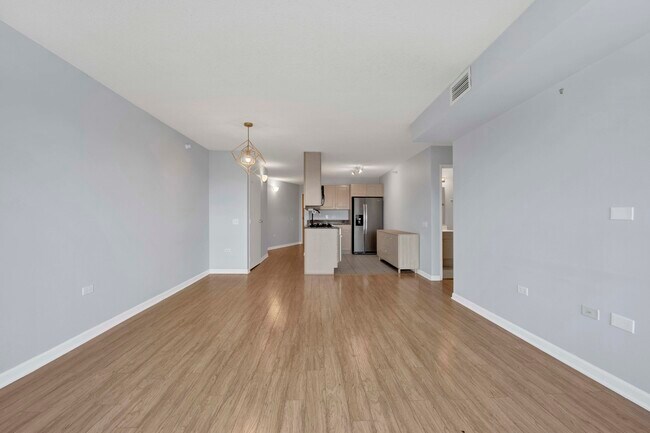 Photo - 1720 Maple Ave Unidad 2580