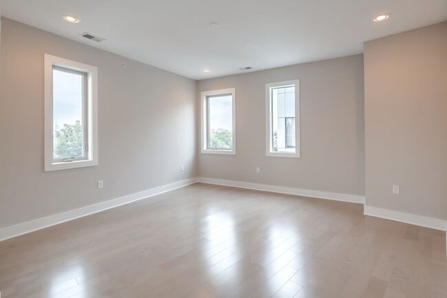 Photo - 826-28 N 3rd St