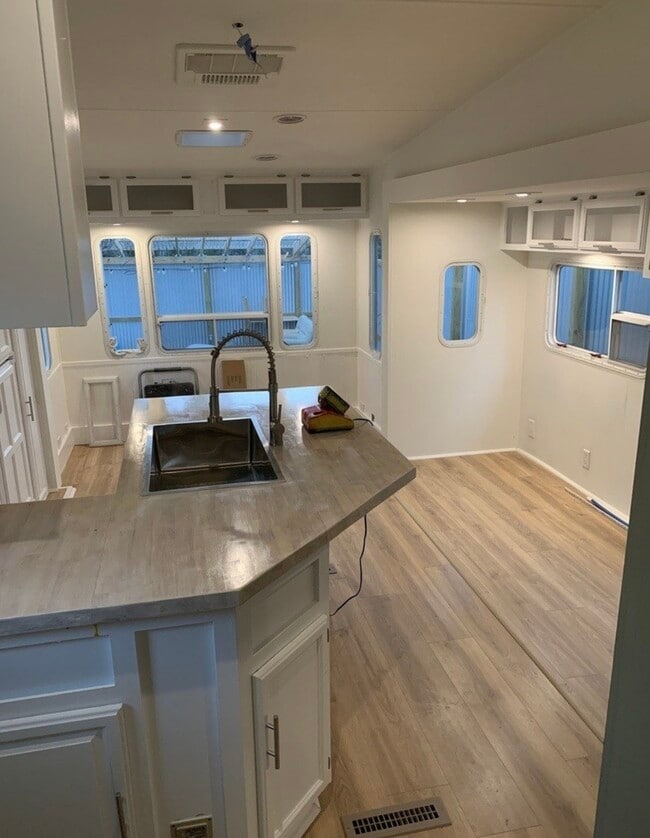 Photo - 755 Elmhurst Dr