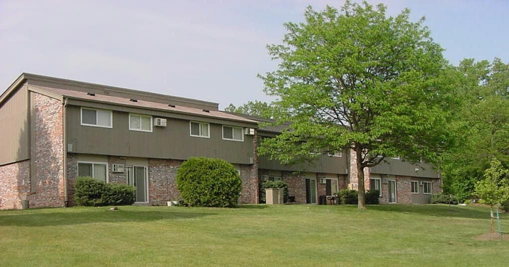 Cedar Crest Apartments - Cedar Crest Apartments