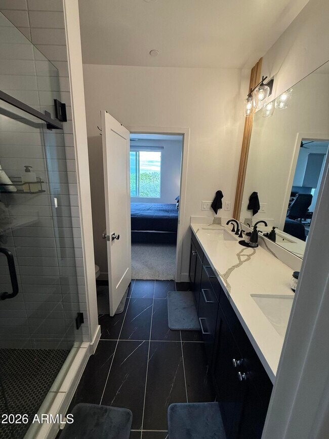 Photo - 825 N 9th Ave