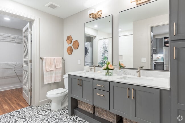 1BR, 1BA - 696SF - The Irby