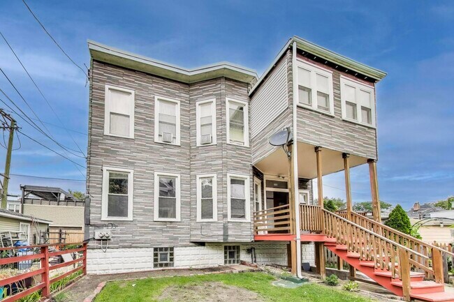 Photo - 2144 W Montrose Ave Unidad 2