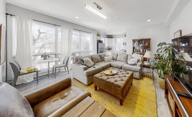 Photo - 264 Riverside Ave Unit 3