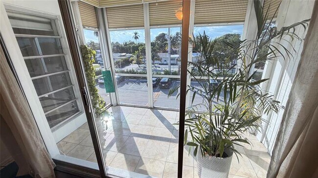 Photo - 3040 NE 16th Ave Unit 305