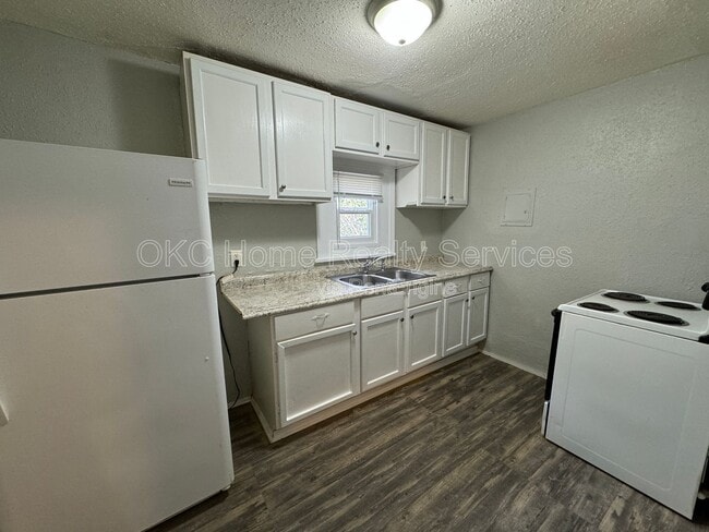 Photo - 1319 N Gatewood Ave Unit 2