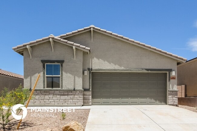 Building Photo - 13995 E Golden Oaks Rd