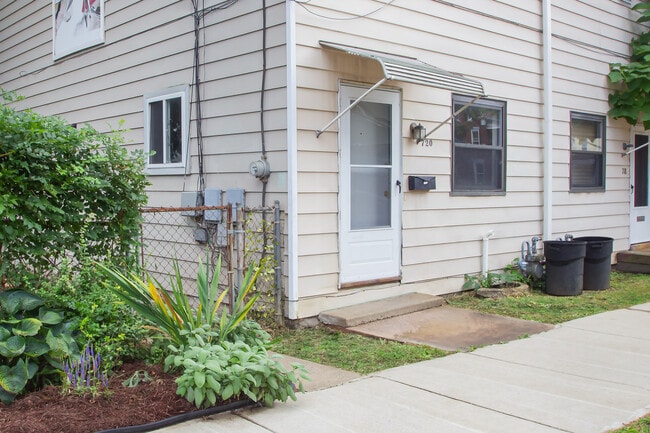 Photo - 720 West St