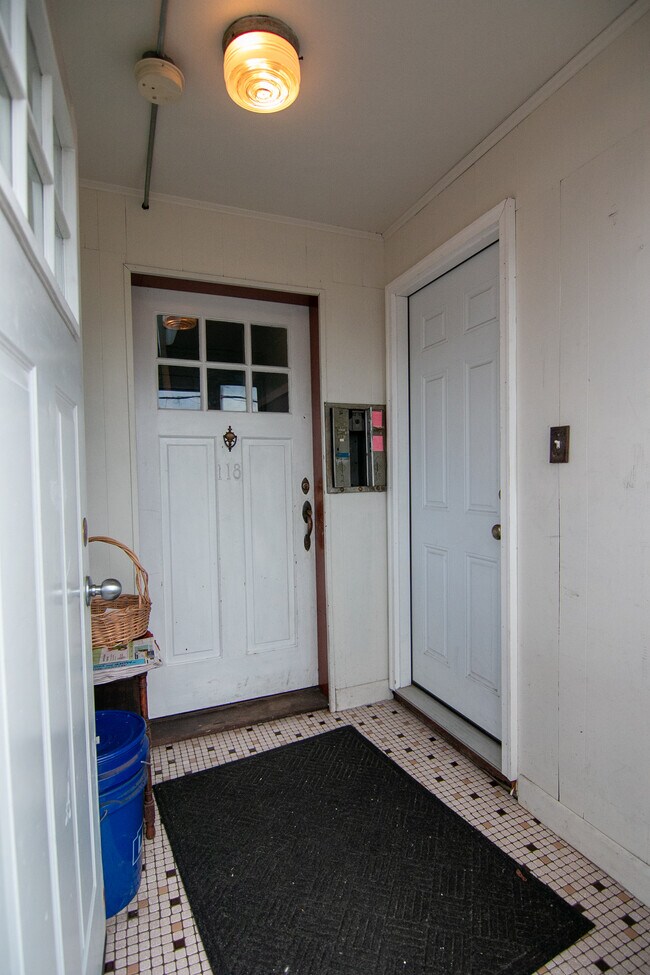 Photo - 118 Vine St Unit 2