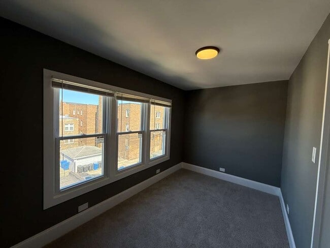 8210 S Marshfield Ave Unit 3