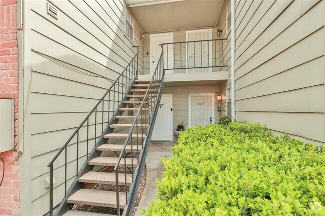 Building Photo - 2800 Jeanetta St Unit 2805 Rental
