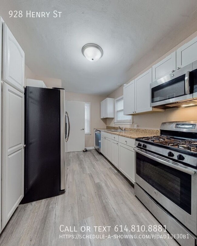 Photo - 928 Henry St