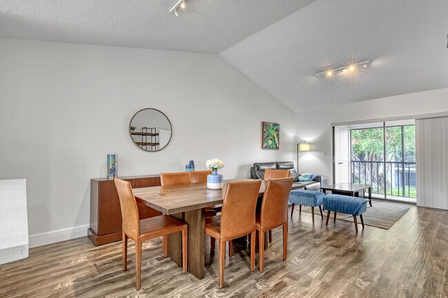 Photo - 300 E Club Cir Unit 204