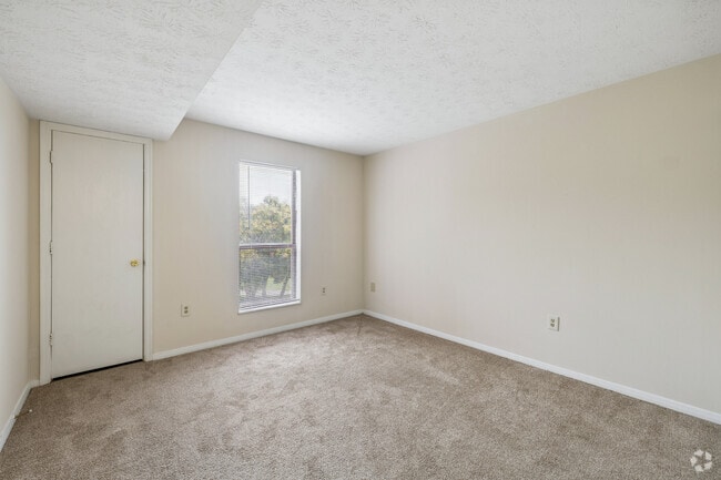 2BR, 2BA - 950SF - Primary Bedroom