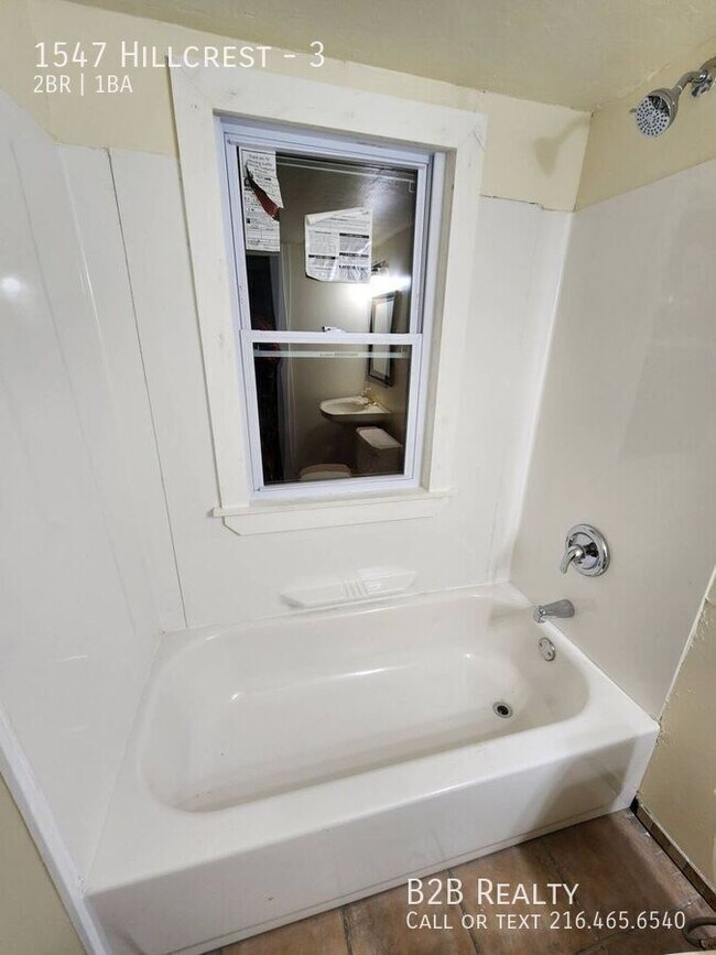 Photo - 1547 Hillcrest-3 Unit 3
