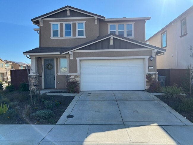 Building Photo - Beautiful Rockcress Home Near Dining, Shopping, And More!