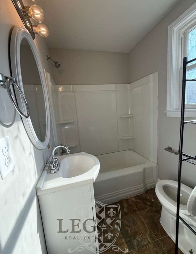 Photo - 273 Brown Pl Unit 1