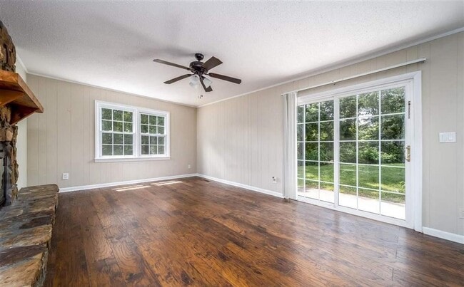 Photo - 4 bed & 2.5 bath with a pool