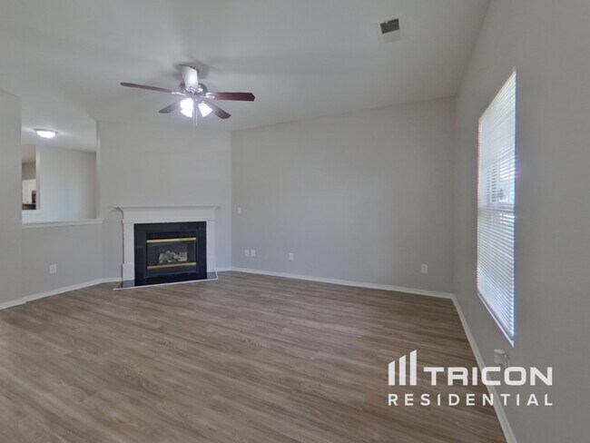 Photo - 8345 Ainsworth St