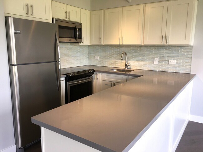 Photo - 2/2/2 Liliuokalani Gardens condo, Waikiki, Spacious, Great Views & Amenities Unit 1912